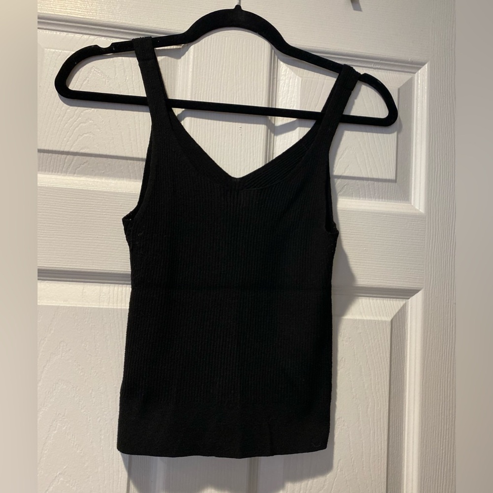 Nine West Black V‑Neck Ribbed Tank Top